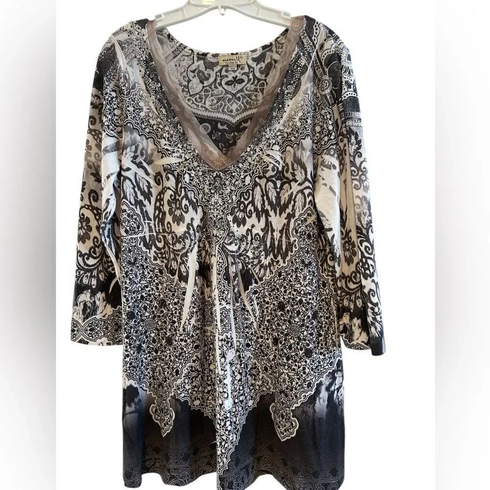 One World Live and let live Black & White tunic top XL